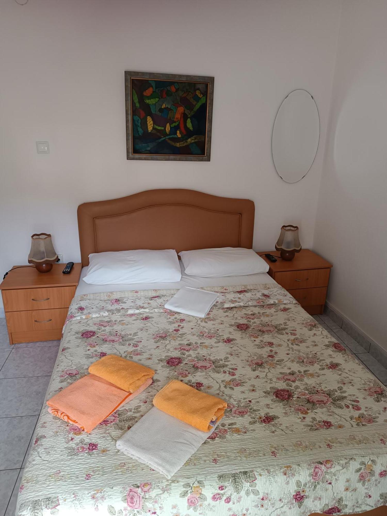 Anestis Apartments & Rooms Palaiontsiflikion Exterior foto